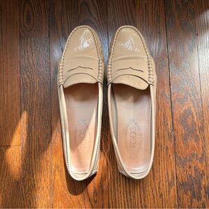 Tod’s Gammino Patent Leather Driving Loafer Moccasins Cream